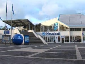 Bâtiment de Nausicaa, centre national de la Mer, face au port de Boulogne-sur-Mer