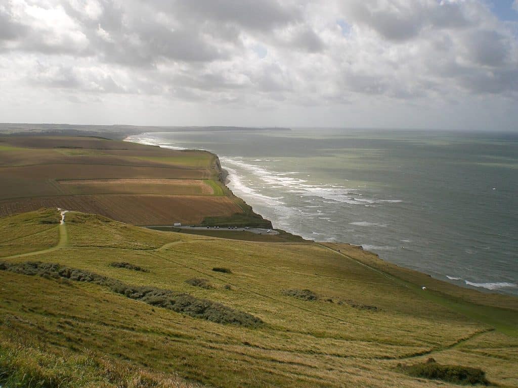 Vue panoramique des falaises entre le Cap Blanc-Nez et le Cap Gris-Nez sur la Côte d'Opale